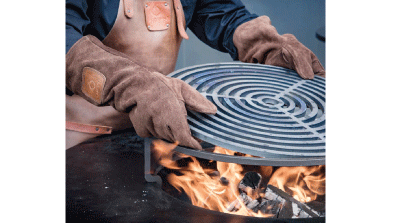 gant marron et grille ronde gant marron et grille ronde
